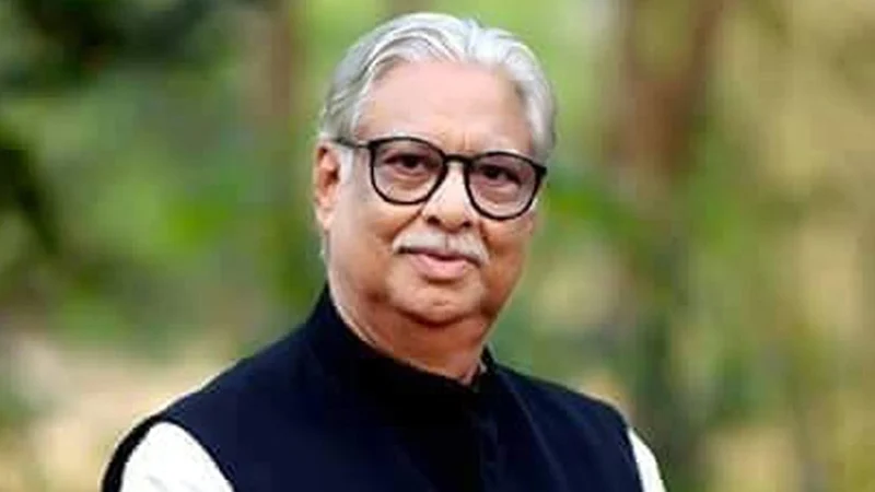 সুলতান মনসুর বিমানবন্দরে আটক